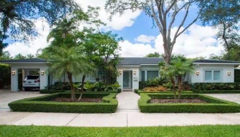 Coral Gables luxury homes with pool, dock, ocean access